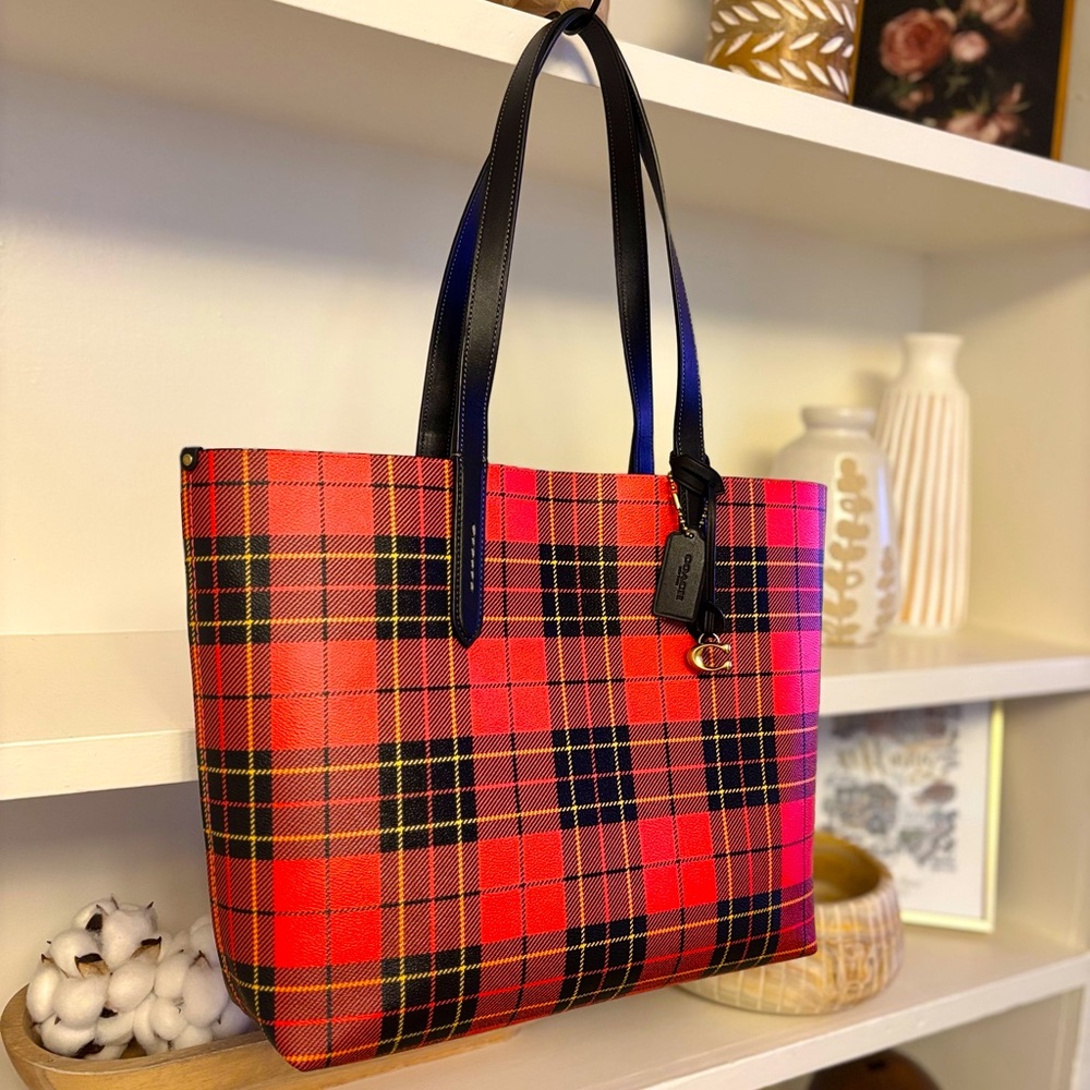 ❤️PRICE DROP!🎈COACH Highline Tote in Tartan Plaid! LIKE NEW!!